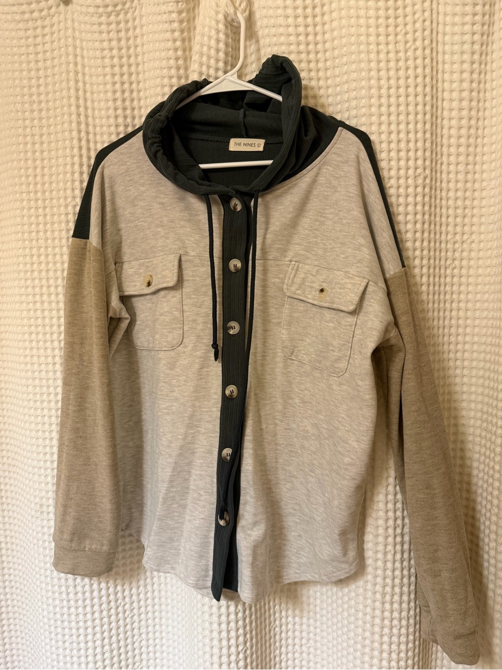 Women’s Two-Tone Hooded Button-Up Shacket Light Gray, charcoal and tan